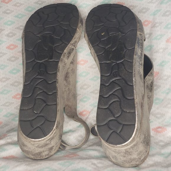 Pierre Dumas Wedges - Picture 4 of 4